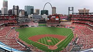 se crea el estadio Busch Stadium III