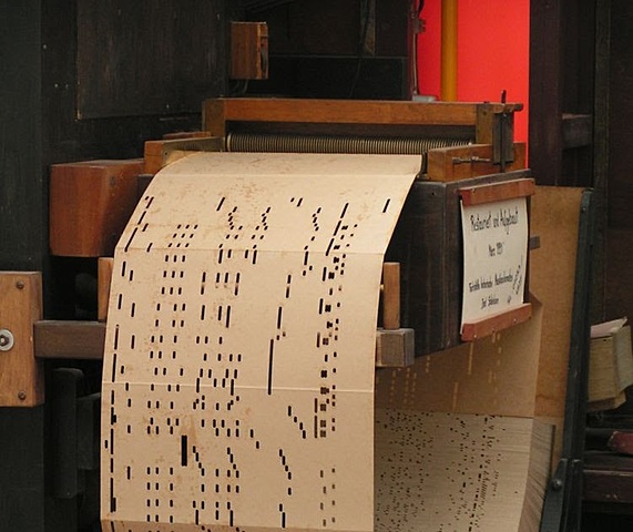 Creación de telar con tarjetas perforadas