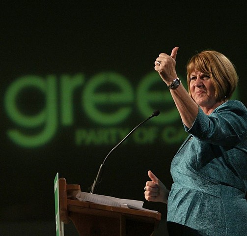 Création de la Fédération des Femmes du Québec (FFQ)