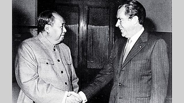 Nixon visita China; conferencia de Helsinki