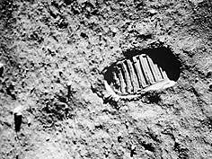 PRIMER HOMBRE EN LA LUNA