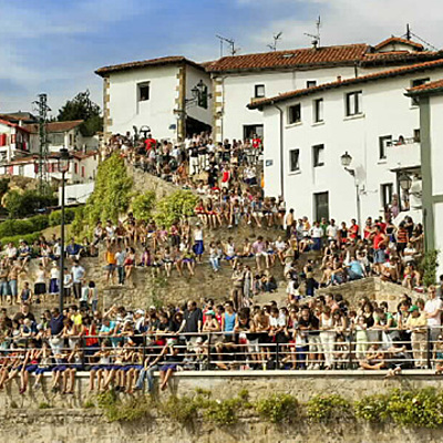 Timeline: Portu Zaharreko jaietako kuadrilen frogak