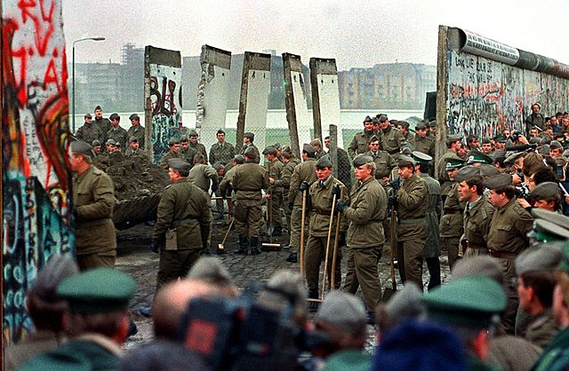 Der Fall der Mauer / Η πτώση του τείχους