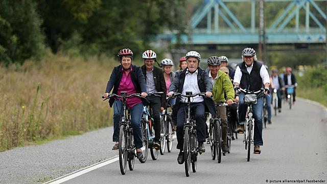29. Dezember 2015--Der Erste Teil Des Radschnellweges Ruhr RS1 Wird Eröffnet