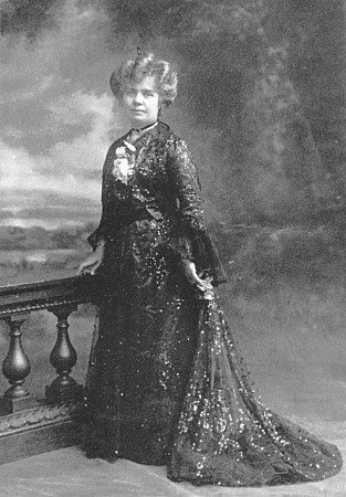 Se casó con Louisa Hawkins