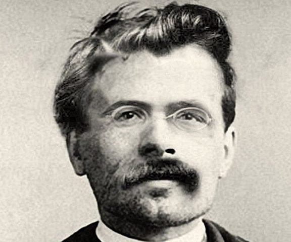 Nace Friedrich Nietzsche