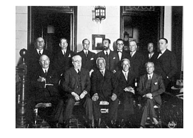 DE LA MONARQUÍA A LA REPÚBLICA