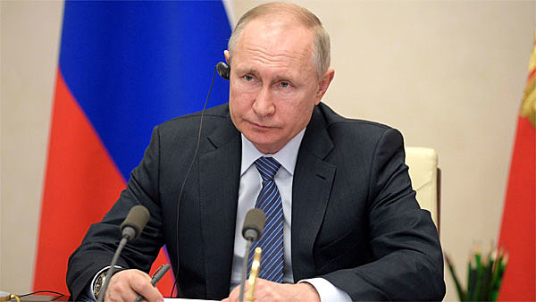 President Putin refuses to impose lockdown in Russia but offers an "week off work"