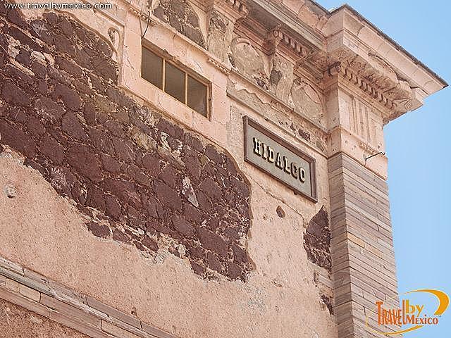 Colgamiento de las cabezas de los principales lideres Insurgentes