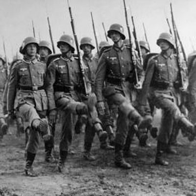 Timeline: HISTÒRIA DEL 1930 AL 2020