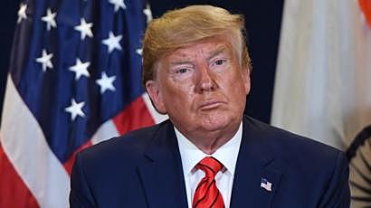 Donald John Trump (2017) --> EUA