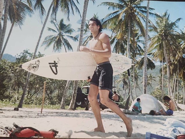 Comienza el sueño de vivir del surf