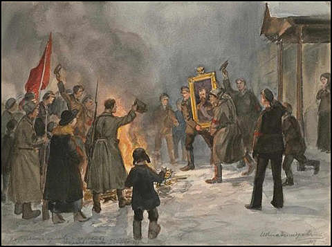 FEBRUARY REVOLUTION: The Czar Steps Down