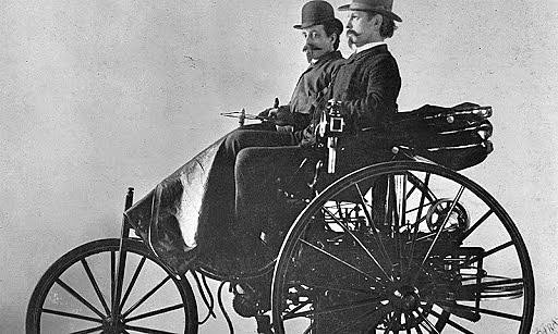 Manejo de vehículo a combustión de petroleo con éxito