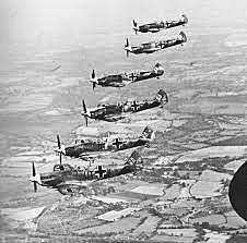 Paracaidistas alemanes se lanzan sobre Holanda