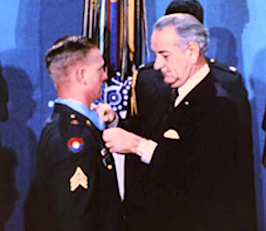 Forrest Gump Recieves Medal of Honor