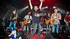 Timeline: Las pastillas del Abuelo que ponen de pie a una juventud rockera