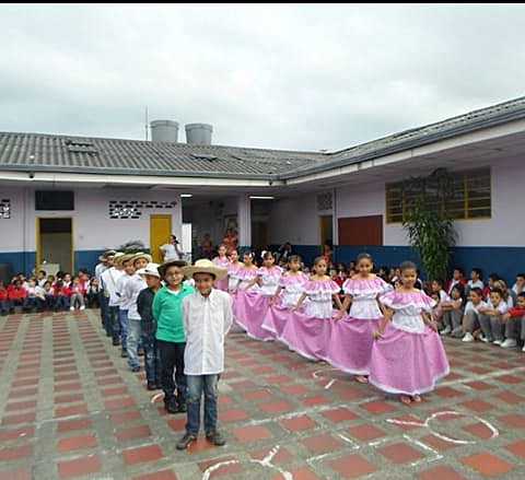 BAILE DE PRESENTACION