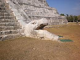 la ciudad de chichen itza es abandonada por los toltecas