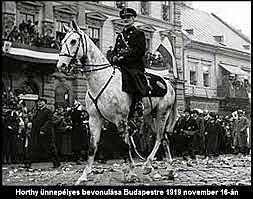 Horthy bevonul Budapestre