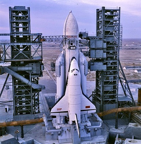 Первый и единственный космический полёт МТКК «Буран» в автоматическом режиме.