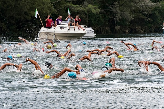 Descenso a Nado de la ría de Navia (Navia)