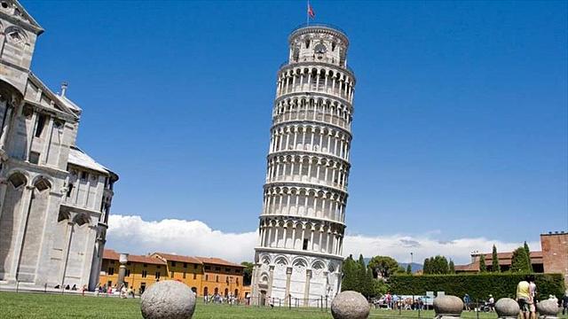 Torre de Pisa ,Italia