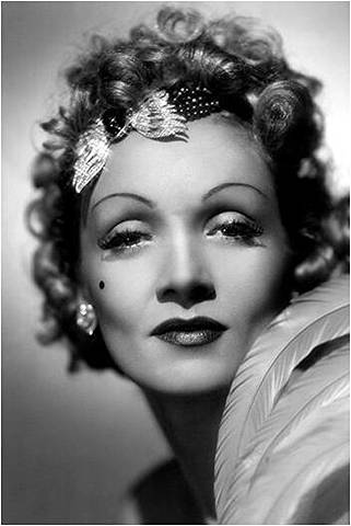 Виникнення моди на брови