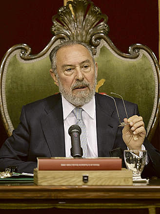 Manuel Aragón Reyes - El control