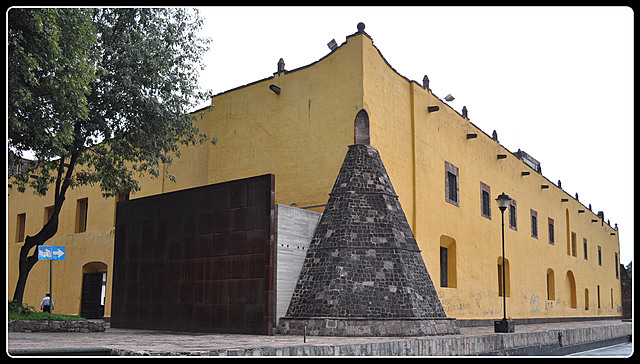 Creación de  la Secretaría de Relaciones Exteriores e Interiores,