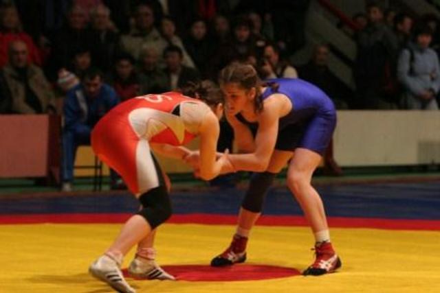 Заниматься борьбой Наташа стала с пятого класса.