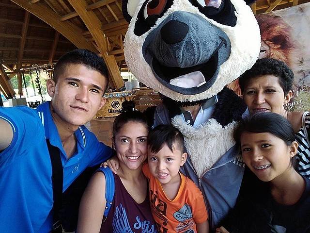 COMPARTIENDO EN FAMILIA