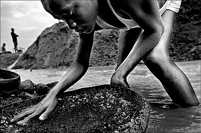 Naciones Unidas prohibe comercio de diamantes