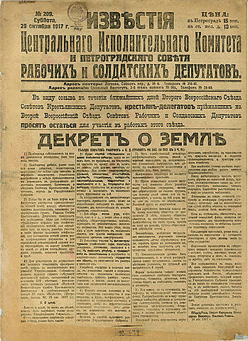 Lenin publica el Decreto sobre la Tierra