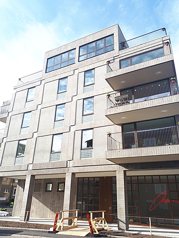 Inflyttning i "Jonas-huset"...