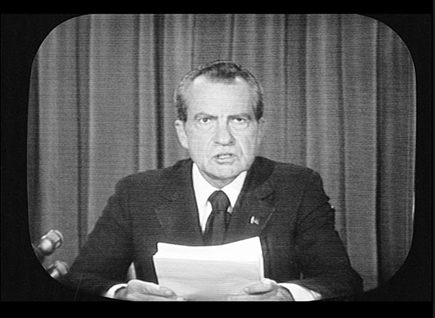 Nixon resigns