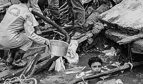 erupcion del volcan nevado del ruiz