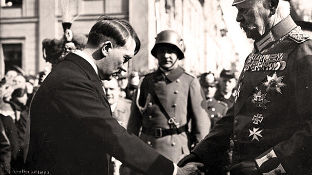 Hindenburg nombra a Hitler canciller de Alemania