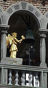 Les jacquemarts qui sonnent les cloches