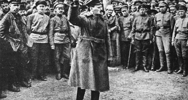 los bolcheviques y los soviets