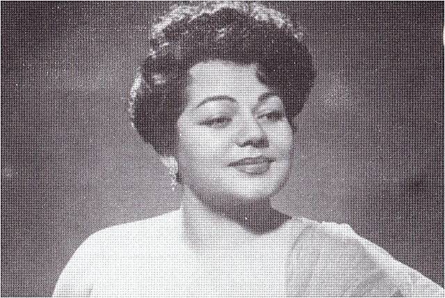 Ana María González interpreta el tema "Solamente una vez" en Argentina