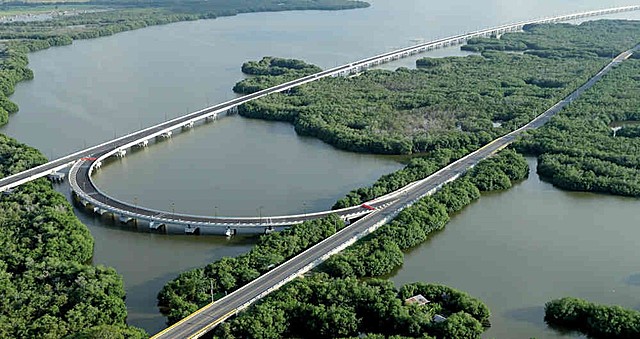 Viaducto del Gran Manglar