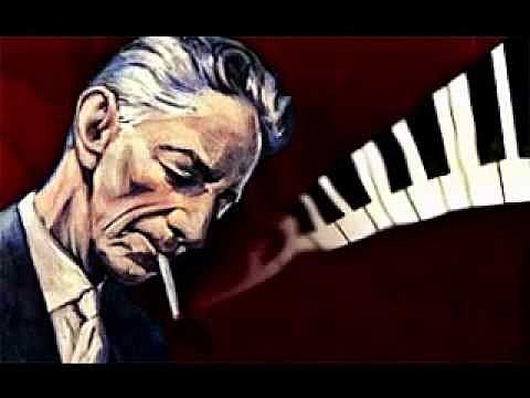 Lara empieza a trabajar como pianista