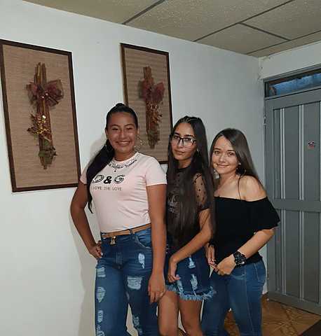 EL 31 DE DICIEMBRE PASE CON MIS MEJORES AMIGAS