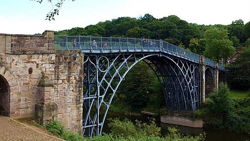 Primer puente de hierro