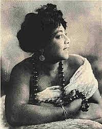Mamie Smith records "Crazy Blues"