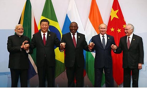 CUMBRE X BRICS