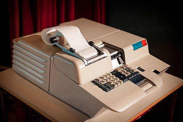 1965 First Commercial Desktop Computer: Programma 101 - Pier Giorgio Perotto