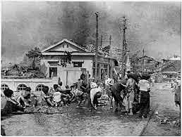 Els Estats Units llancen les bombes atòmiques d’Hiroshima i Nagasaki.