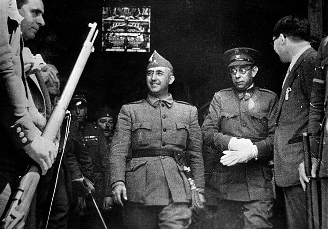 Creation of the "Junta de Defensa Nacional"